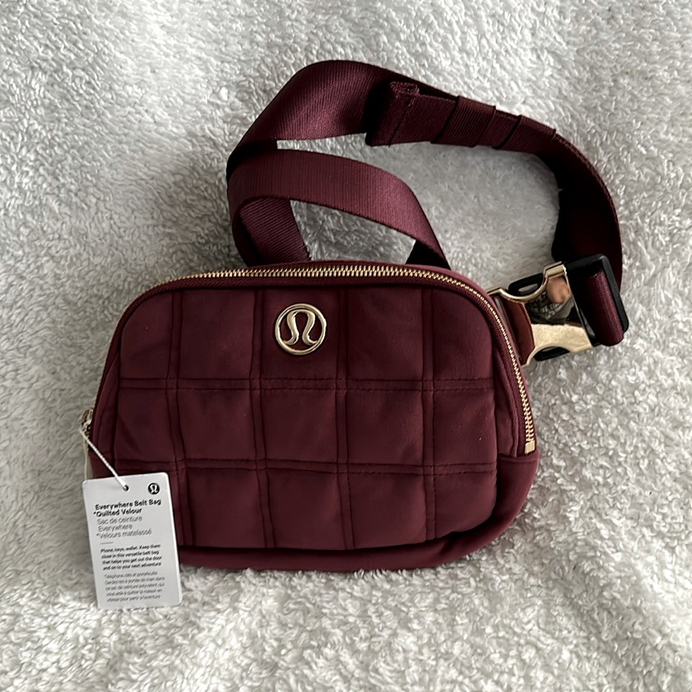 Lululemon 1L quilted velour everywhere belt/crossbody bag